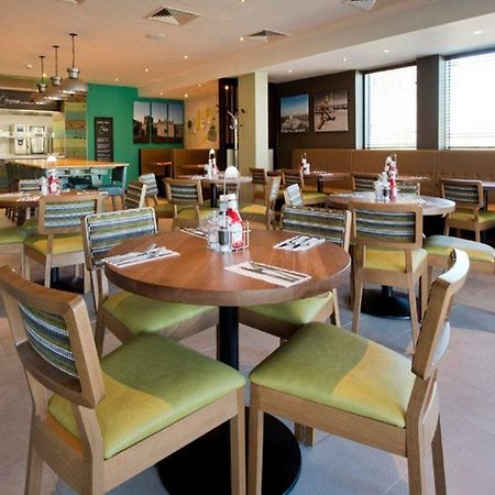 Premier Inn Holyhead Exterior foto