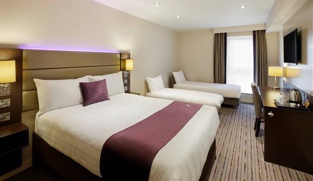 Premier Inn Holyhead Exterior foto