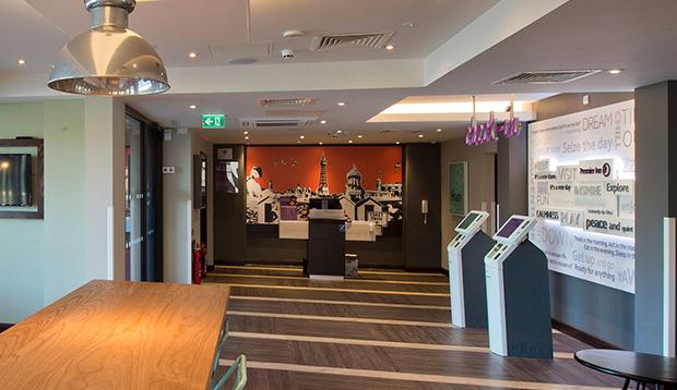 Premier Inn Holyhead Exterior foto
